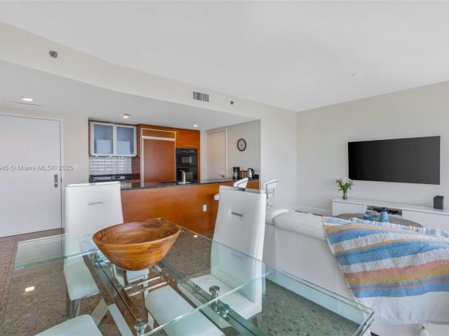 Apartment for rent  Unit #4107 - photo 6520063