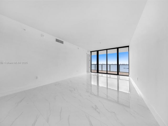 Apartment for rent  Unit #1706 - photo 6519279