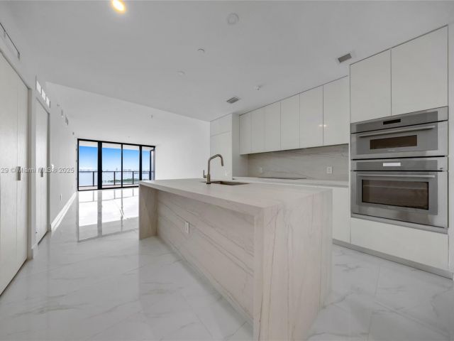 Apartment for rent  Unit #1706 - photo 6519286