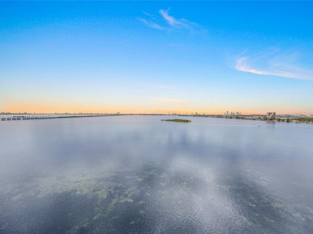 Apartment for rent  Unit #1706 - photo 6519293