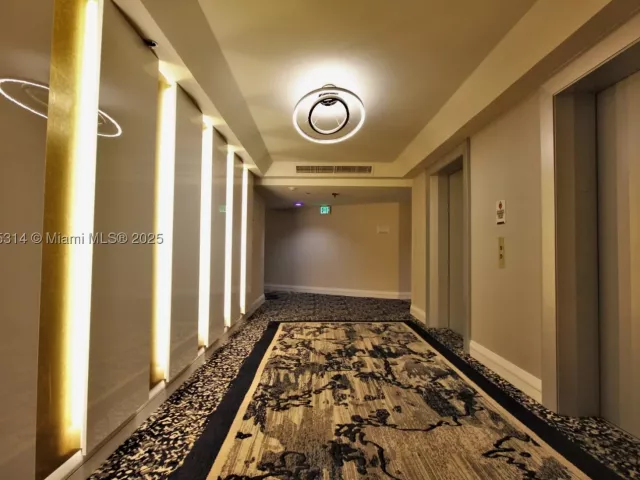 2-bedroom condo for rent in Miami Beach - 5161 Collins Ave 603 - MondialRealty