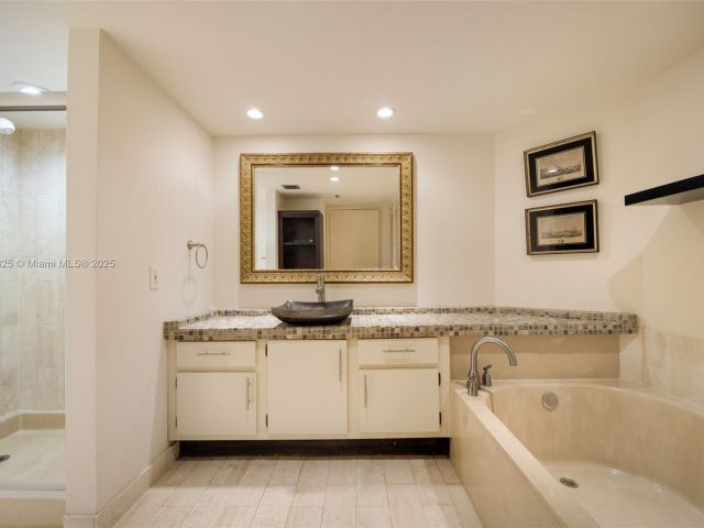 Apartment for sale  Unit #A-3042 - photo 6519735