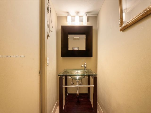 Apartment for sale  Unit #A-3042 - photo 6519736