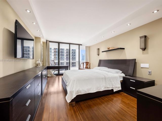 Apartment for sale  Unit #A-3042 - photo 6519737