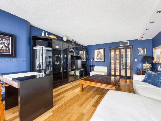 Apartment for sale  Unit #A-3042 - photo 6519739