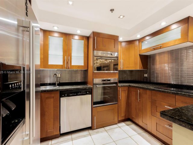 Apartment for sale  Unit #A-3042 - photo 6519750