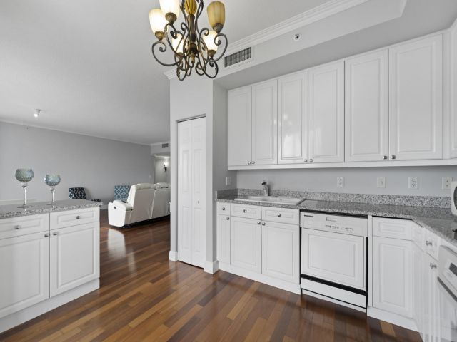 Apartment for sale  Unit #1604e - photo 6519925