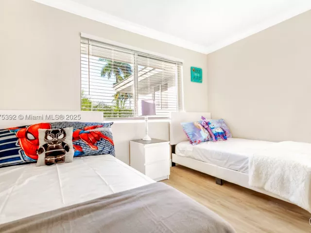 4-bedroom home for rent in Fort Lauderdale - 5740 NE 19th Ave - MondialRealty