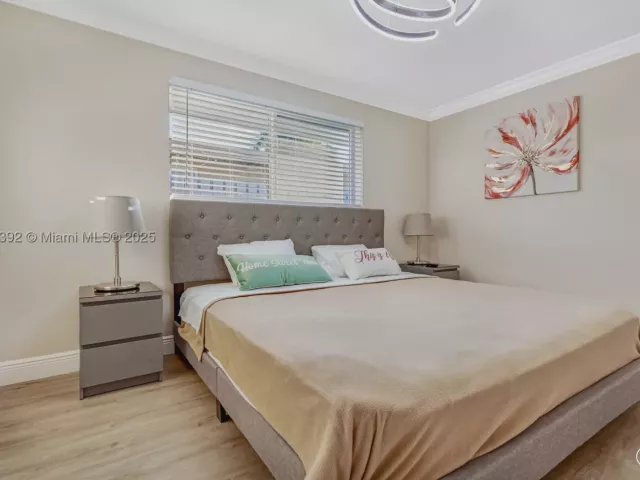 4-bedroom home for rent in Fort Lauderdale - 5740 NE 19th Ave - MondialRealty