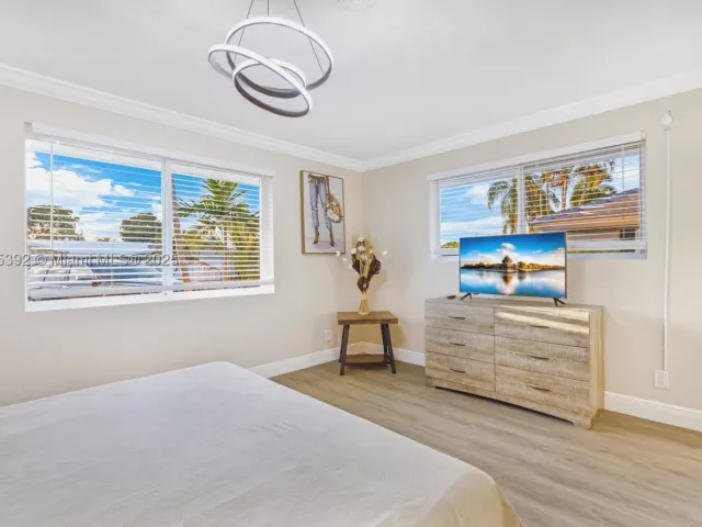 4-bedroom home for rent in Fort Lauderdale - 5740 NE 19th Ave - MondialRealty