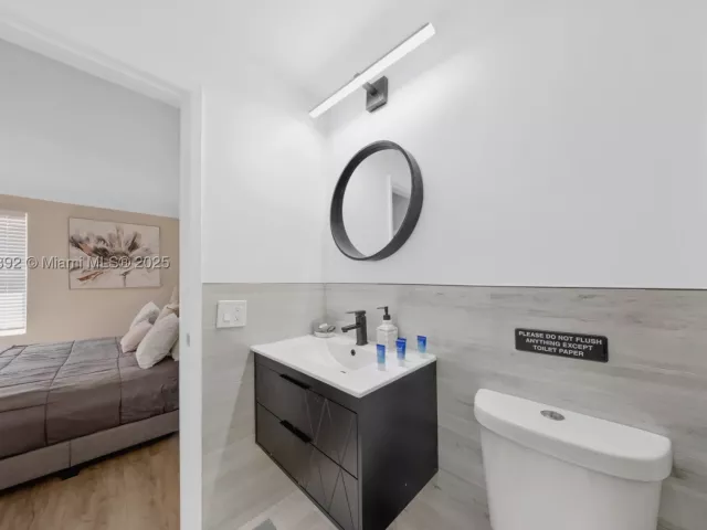 4-bedroom home for rent in Fort Lauderdale - 5740 NE 19th Ave - MondialRealty