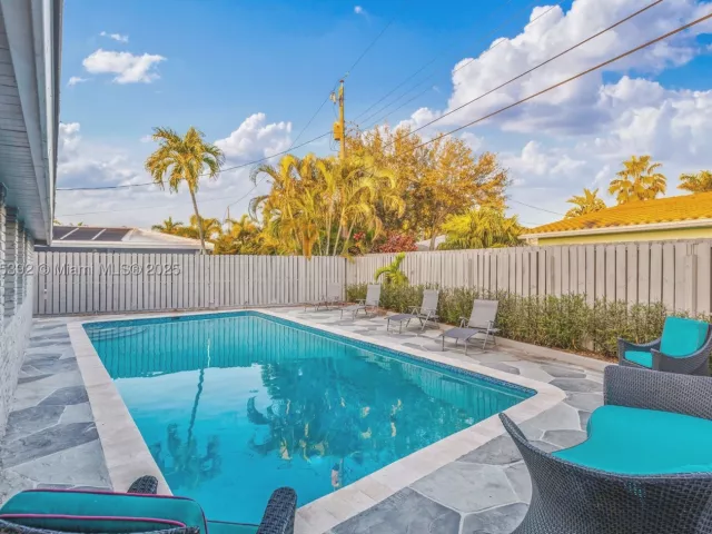 4-bedroom home for rent in Fort Lauderdale - 5740 NE 19th Ave - MondialRealty