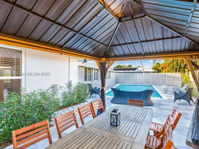 4-bedroom home for rent in Fort Lauderdale - 5740 NE 19th Ave - MondialRealty