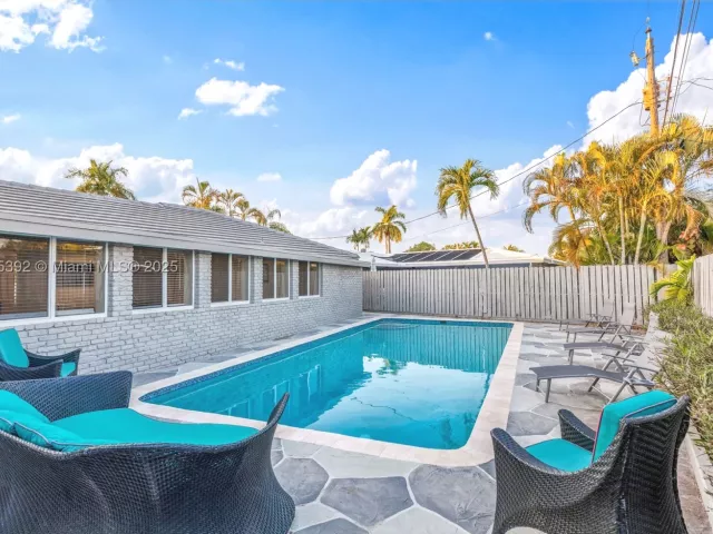 4-bedroom home for rent in Fort Lauderdale - 5740 NE 19th Ave - MondialRealty