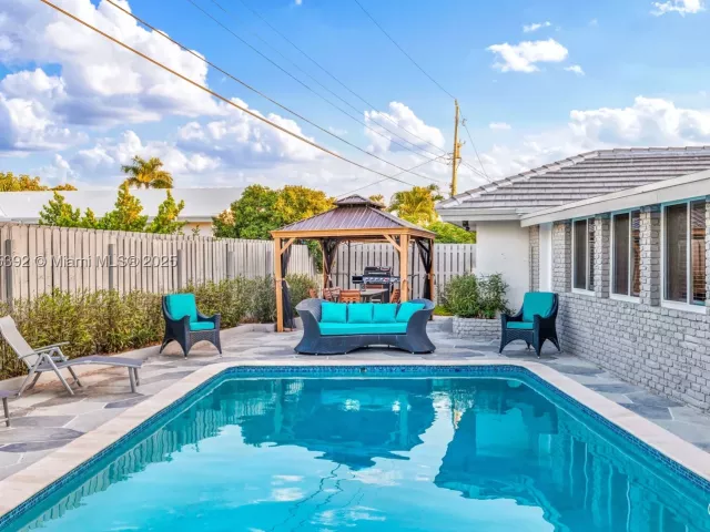 4-bedroom home for rent in Fort Lauderdale - 5740 NE 19th Ave - MondialRealty