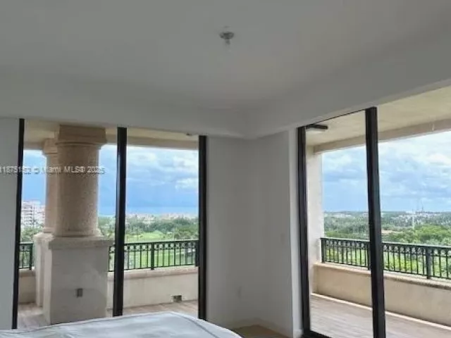 3-bedroom condo for sale in Miami Beach - 6800 Fisher Island Dr 6871 - MondialRealty