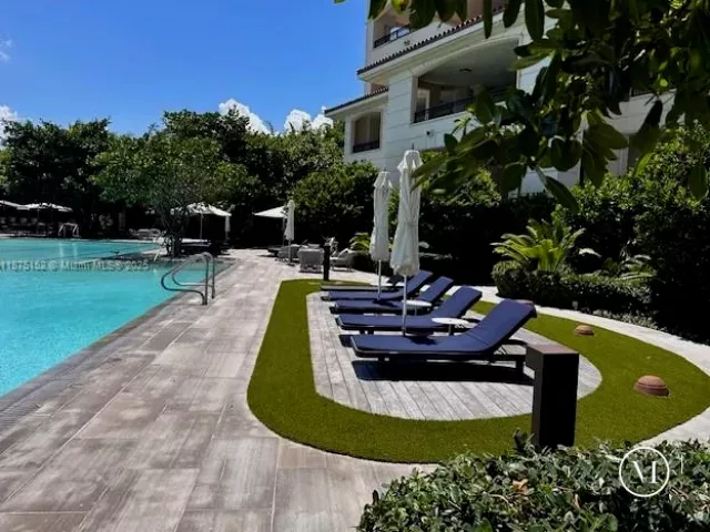 3-bedroom condo for sale in Miami Beach - 6800 Fisher Island Dr 6871 - MondialRealty