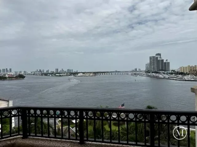 3-bedroom condo for sale in Miami Beach - 6800 Fisher Island Dr 6871 - MondialRealty