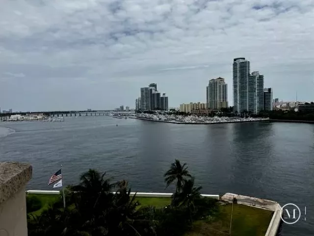 3-bedroom condo for sale in Miami Beach - 6800 Fisher Island Dr 6871 - MondialRealty