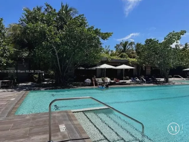 3-bedroom condo for sale in Miami Beach - 6800 Fisher Island Dr 6871 - MondialRealty