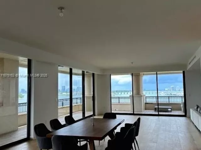 3-bedroom condo for sale in Miami Beach - 6800 Fisher Island Dr 6871 - MondialRealty