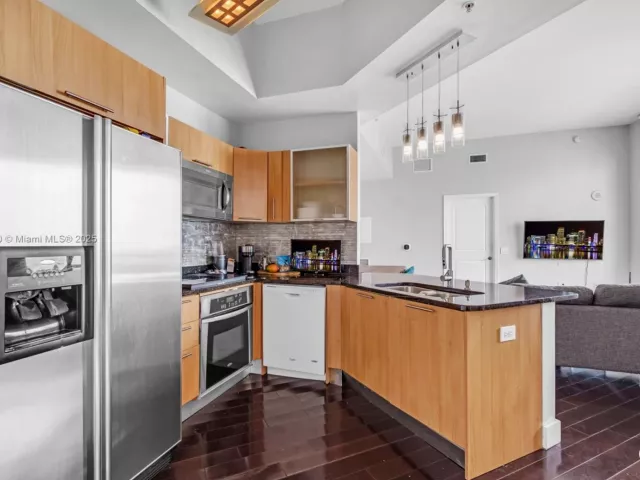 Apartment for sale  Unit #PH2205 - photo 6521351