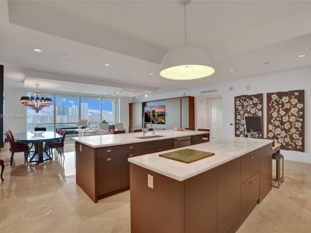 Apartment for sale  Unit #1707 - photo 6519023