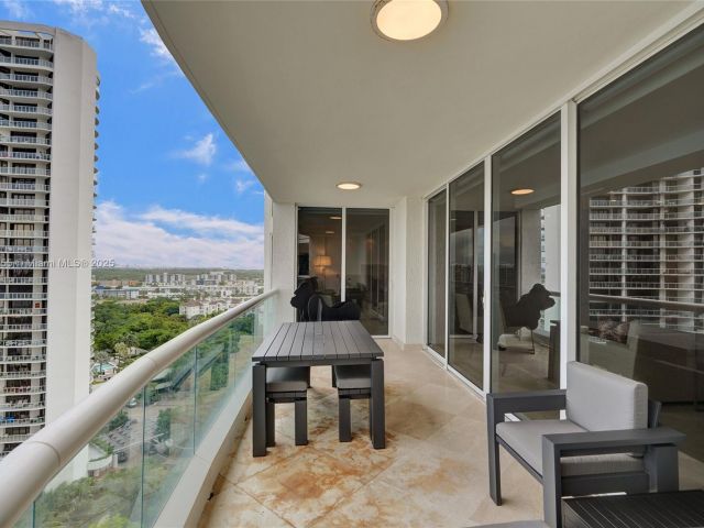 Apartment for sale  Unit #1707 - photo 6519031