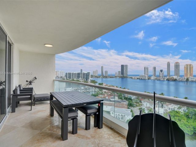 Apartment for sale  Unit #1707 - photo 6519033