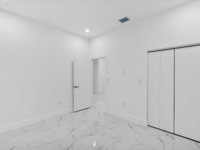 Home for sale at 533 NW 16th Avenue - photo 6551334