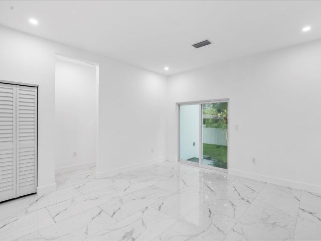 Home for sale at 533 NW 16th Avenue - photo 6551343