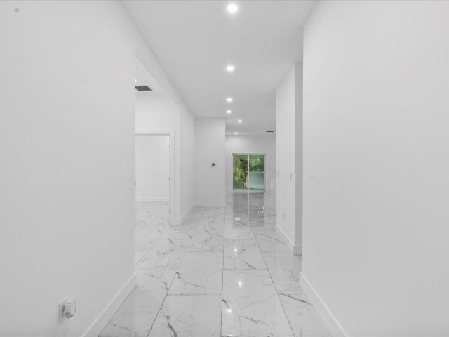 Home for sale at 533 NW 16th Avenue - photo 6551349