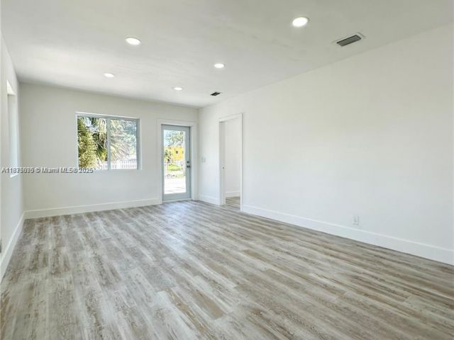 2-bedroom home for rent in Miami - 2740 NW 49th St - MondialRealty