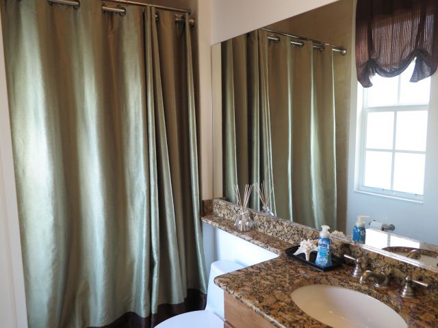 Home for rent at 819 NW 82nd Place - photo 6535450