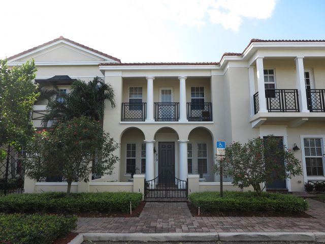 Home for rent at 819 NW 82nd Place - photo 6535465