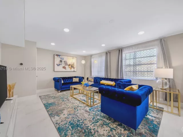 4-bedroom home for rent in Lauderdale By The Sea - 241 Oceanic Ave - MondialRealty