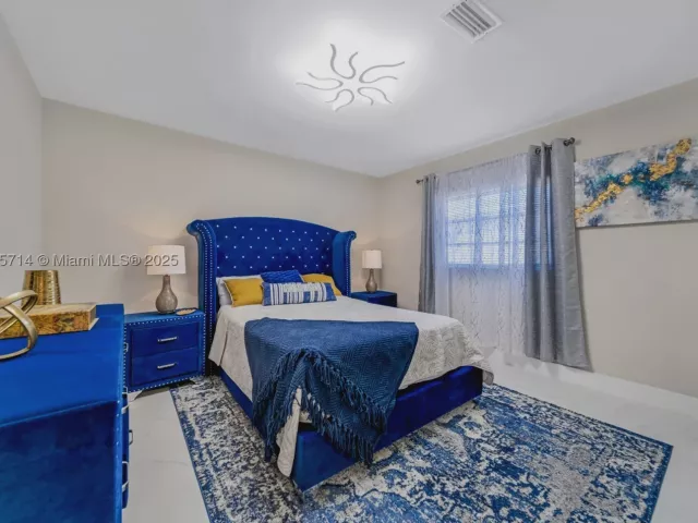 4-bedroom home for rent in Lauderdale By The Sea - 241 Oceanic Ave - MondialRealty