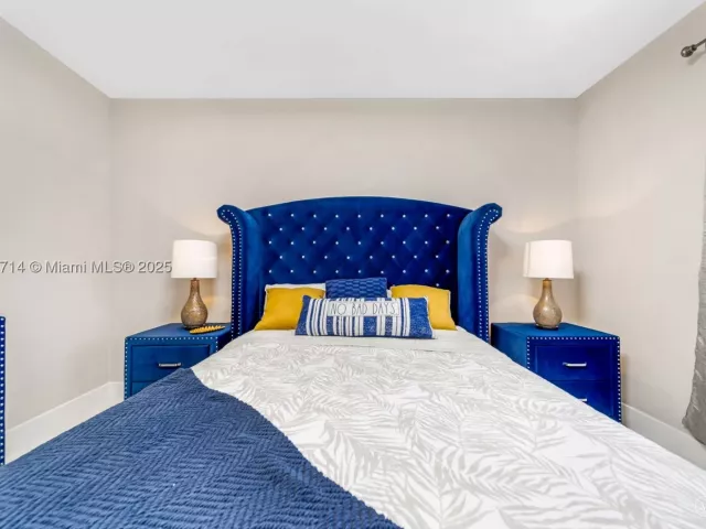 4-bedroom home for rent in Lauderdale By The Sea - 241 Oceanic Ave - MondialRealty