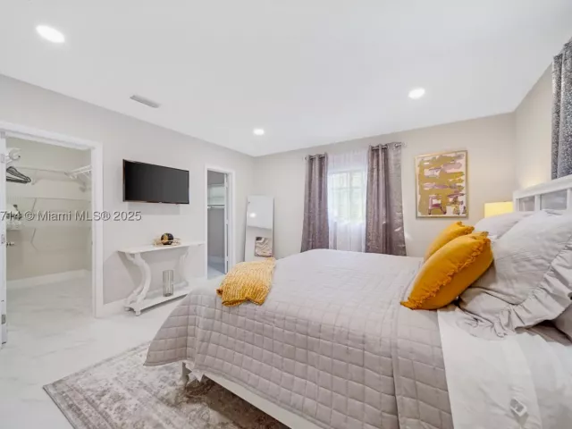 4-bedroom home for rent in Lauderdale By The Sea - 241 Oceanic Ave - MondialRealty
