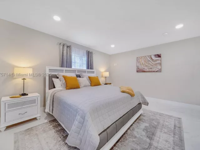 4-bedroom home for rent in Lauderdale By The Sea - 241 Oceanic Ave - MondialRealty