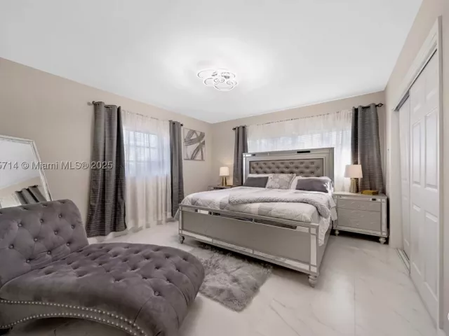 4-bedroom home for rent in Lauderdale By The Sea - 241 Oceanic Ave - MondialRealty