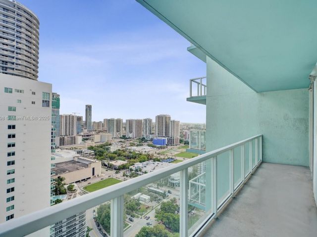 Apartment for sale  Unit #3207 - photo 7432513