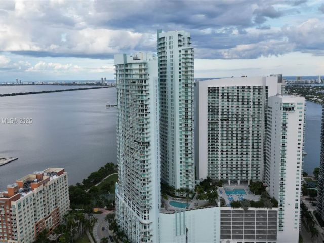 Apartment for sale  Unit #3207 - photo 7432518