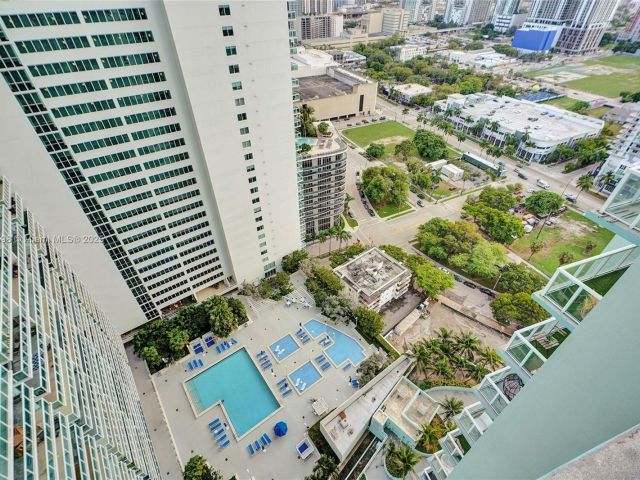 Apartment for sale  Unit #3207 - photo 7432520