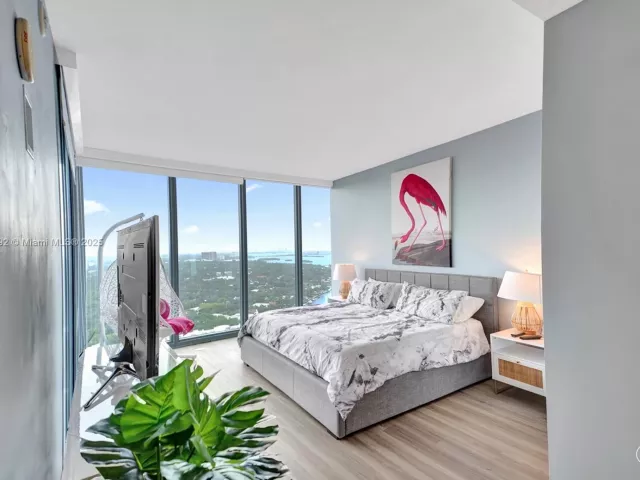 2-bedroom condo for rent in Miami - 601 NE 36th St 2703 - MondialRealty