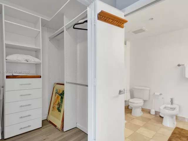 2-bedroom condo for rent in Miami - 601 NE 36th St 2703 - MondialRealty