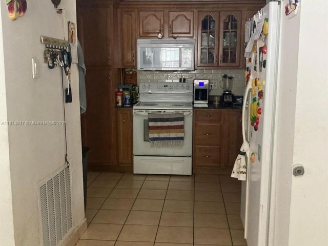 Home for sale at 580 NW 136th St - photo 6539093