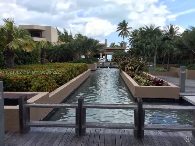 2-bedroom condo for rent in Key Biscayne - 201 Crandon Blvd 439 - MondialRealty