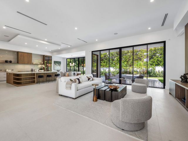 Home for sale at 1031 NE 3rd Avenue - photo 6535266