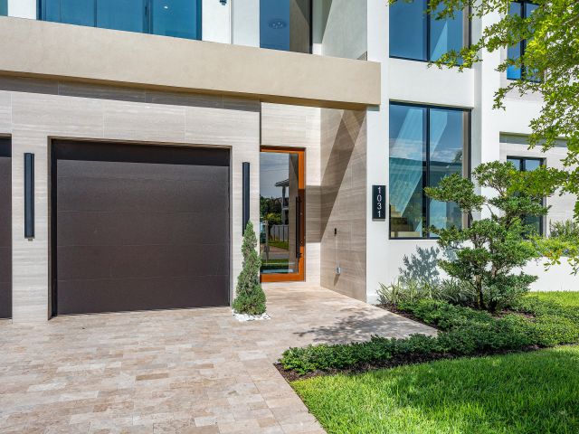 Home for sale at 1031 NE 3rd Avenue - photo 6535270